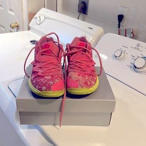Kyrie 5 sbsp these are a special edition kyrie basketball shoe